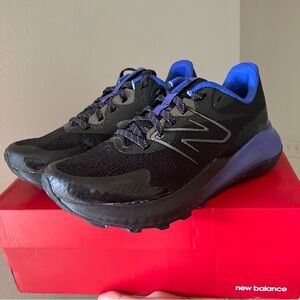 New balance Dynasoft Nitrel V5 trail running shoes black blue women size 6.5 NEW